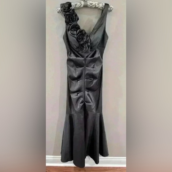 XSCAPE by Joanna Chen Metallic Ruched Flower Cocktail Mermaid Maxi Dress 8P Prom - Picture 1 of 8